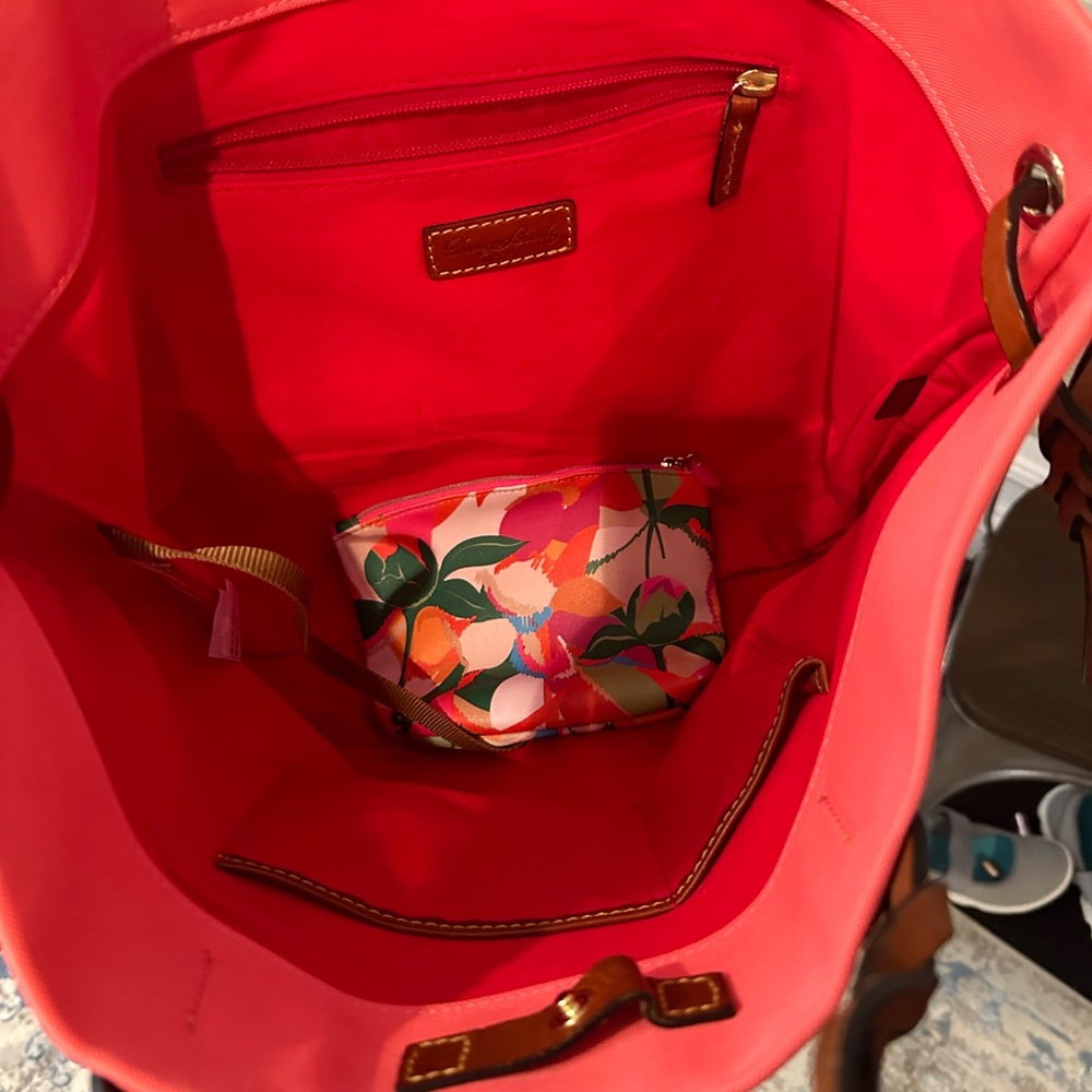 Dooney and Boukre tote
